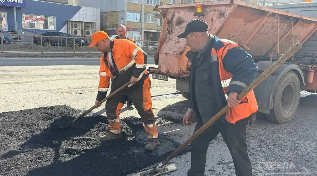 В областном центре на улице Романа Брянского проводятся дорожные работы