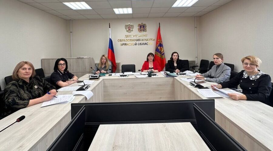 В Брянске подвели итоги конкурса профильных смен для организации летнего отдыха детей