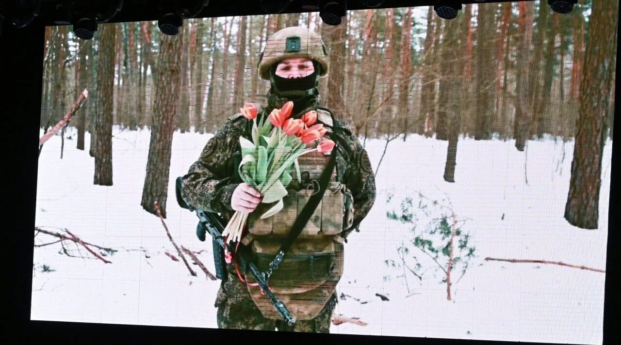 Глава Брянщины Александр Богомаз поздравил женщин-военнослужащих с наступающим праздником