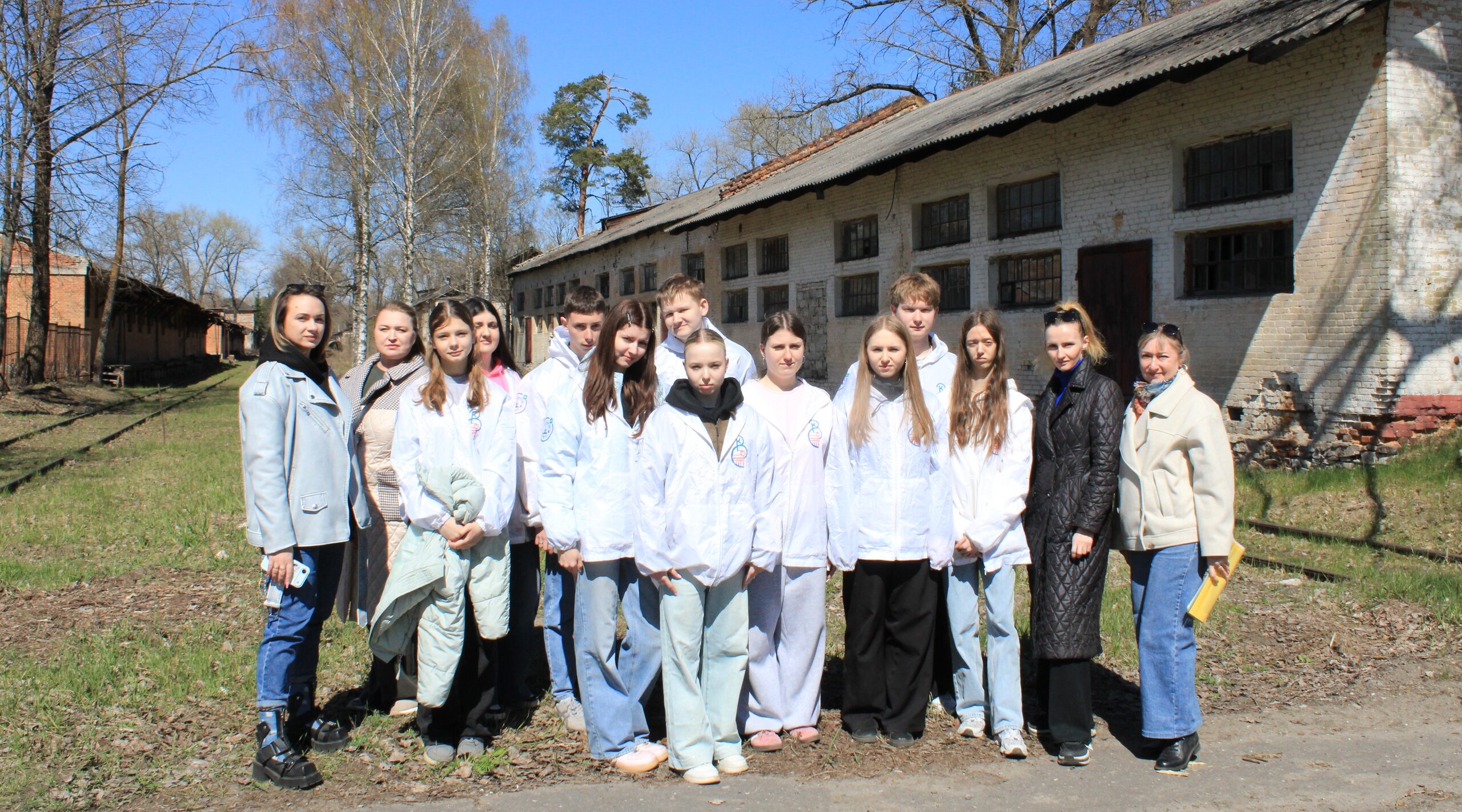 Волонтеры культуры Брянщины участвовали в субботнике на Музейно-мемориальном комплексе «Дулаг-142»