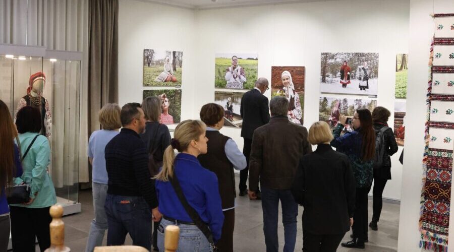 Брянский центр «Народное творчество» представил в Калининграде выставку этнографии и ремёсел