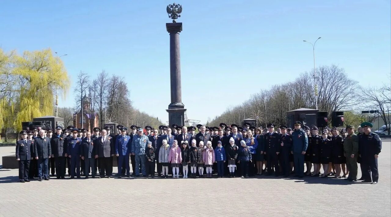 В Брянске началась патриотическая акция «Георгиевская лента»