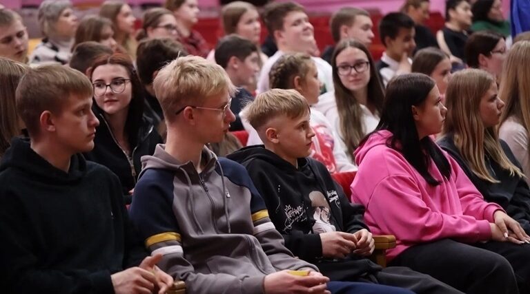 В Брянске подвели итоги областной правовой смены «Мир твоих прав»