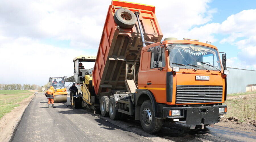 На Брянщине продолжается капремонт автодороги «Стародуб — Тарасовка»
