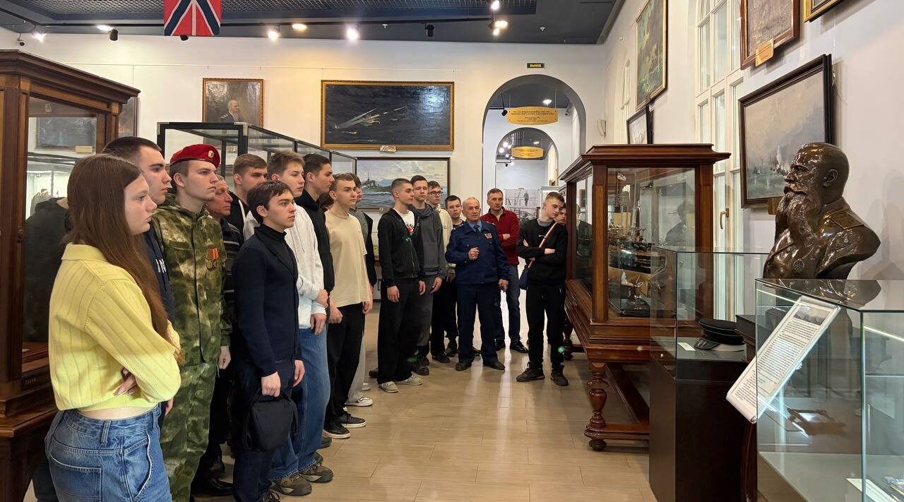 Курсанты брянского клуба «Резерв» побывали в легендарной военно-морской академии