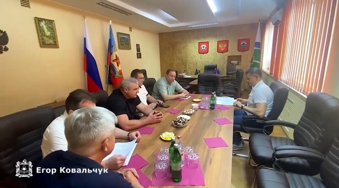 Сегодня врио Губернатора Брянской области Егор Ковальчук работал в луганском городе Брянка