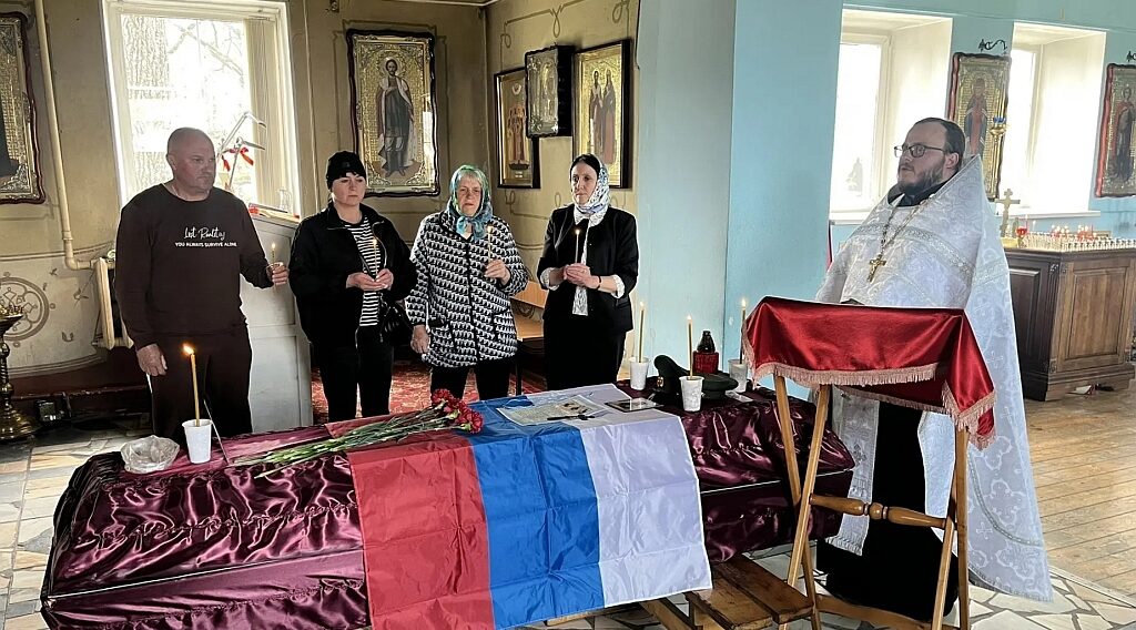 В Навлинском благочинии простились с  погибшим в ходе СВО Юрием Епифановым
