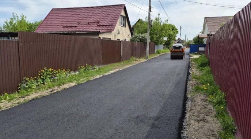 В брянском Сельцо активно ремонтируют автодороги
