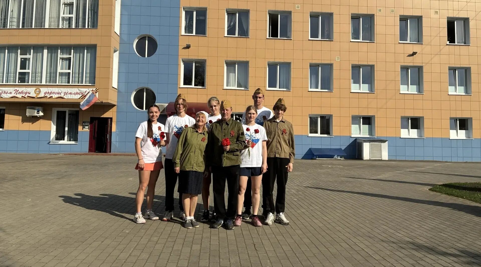 Воспитанники брянской спортшколы «Горизонт» поддержали флешмоб «Память хранит имена»