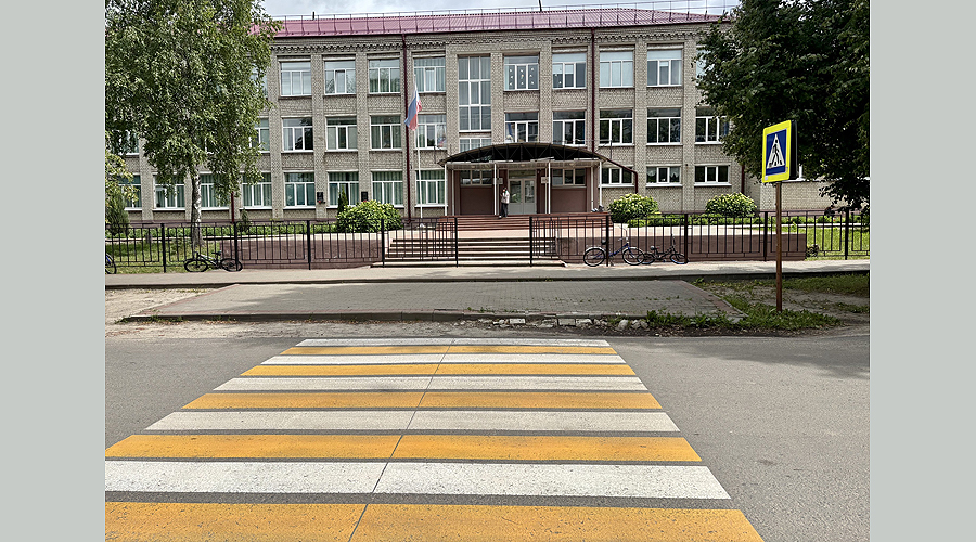 В Навле обновили пешеходную разметку