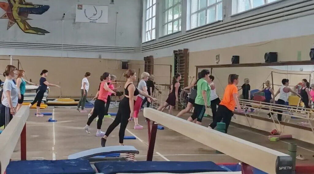 Для брянских участников программы  «Активное долголетие» провели занятия