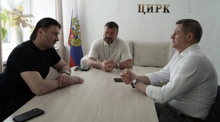 Врио Губернатора Егор Ковальчук посетил Брянский цирк