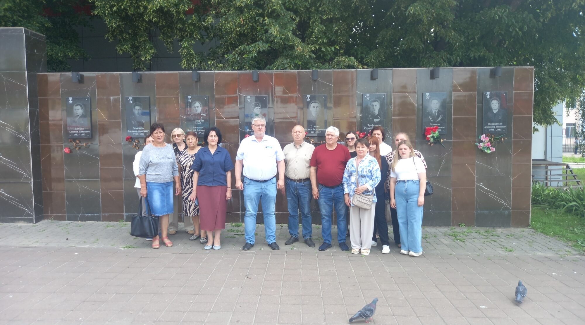 В Навле в День памяти и скорби почтили подвиг героев минутой молчания