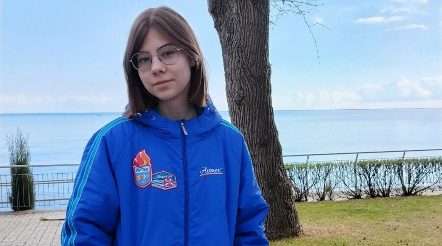 Навлинская школьница поделилась воспоминаниями об «Артеке»