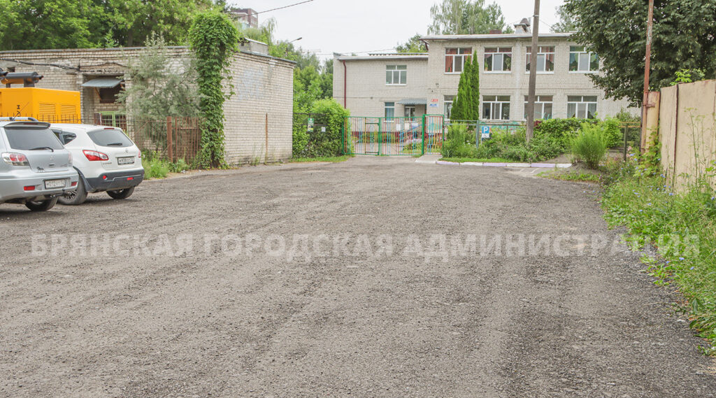 В Брянске отремонтировано более 8700 квадратных метров дорог