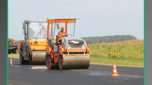 Для ремонта брянских дорог продолжают использовать особо прочный асфальтобетон