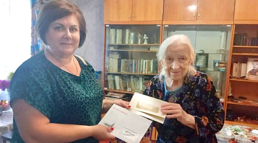 Ветеран труда Навлинского района Анна Феодосиевна Харланчук отмечает 95-летие