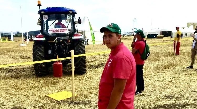 Представитель Брянщины Данила Лагутенко достойно выступил на чемпионате России по пахоте