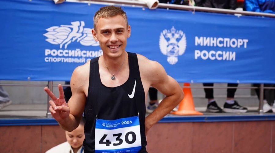 Брянец Игорь Тимирязев завоевал золото в прыжках в длину