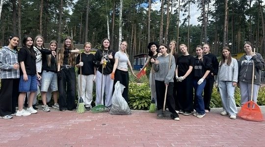 В Брянске начала свою работу профильная трудовая смена для подростков