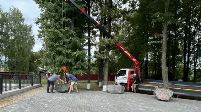 В брянской Дубровке благоустраивают сквер «Аллея Славы»