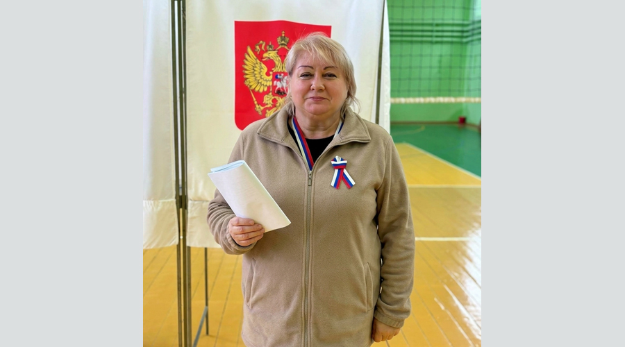 Свой голос в общее дело для будущего региона отдала жительница Навли Татьяна Евдокимова