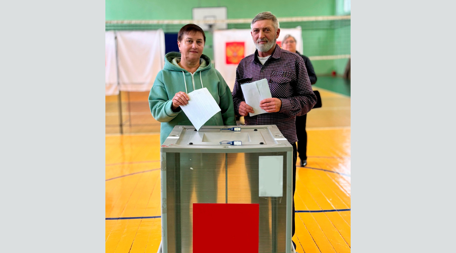 Навлинцы супруги Кузнецовы Елена Николаевна и Виктор Викторович исполнили свой гражданский долг