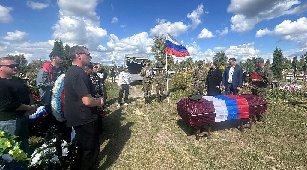В Навлинском благочинии простились с погибшим в ходе СВО Александром Орловым