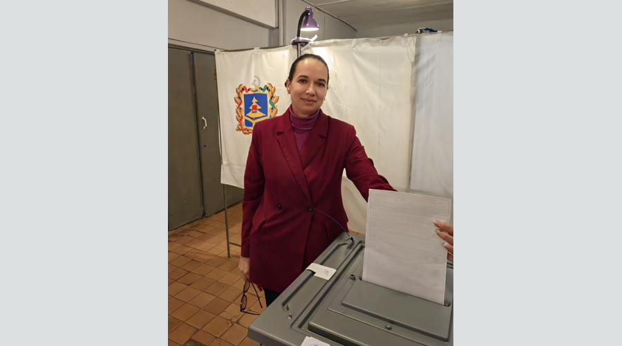 Свой голос отдала специалист Россельхознадзора Раиса Шакина 