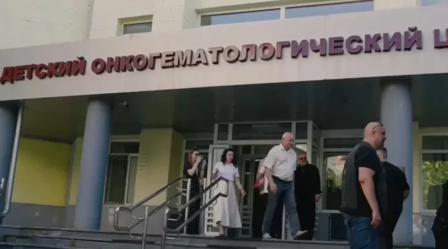 «Тележки добра» с гуманитарным грузом доехали до Брянска
