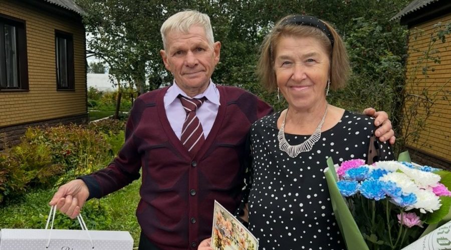 В брянской Добруни чествовали семью Маркиных