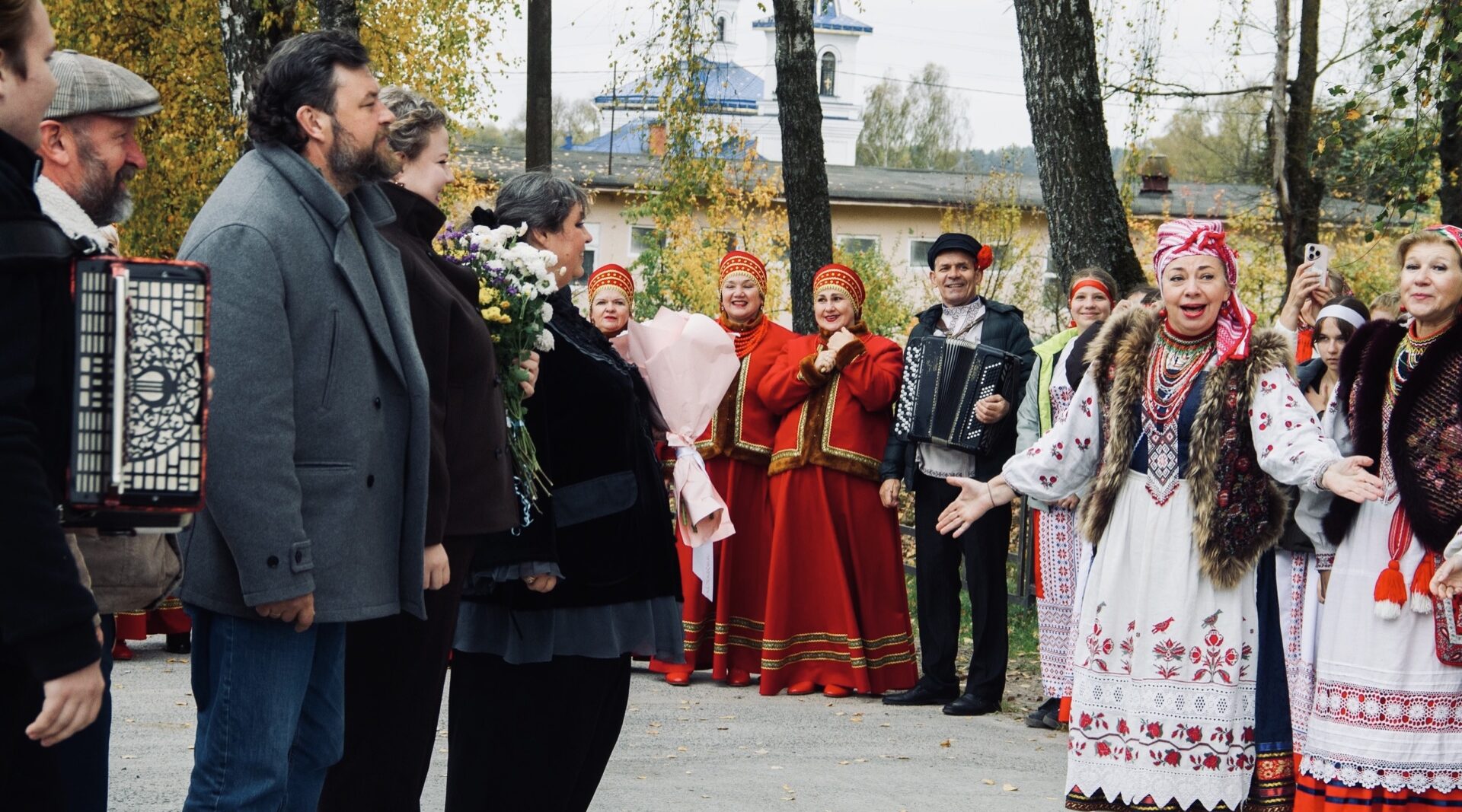В навлинском селе Алешинка состоялись съёмки телепередачи «Играй, гармонь любимая!»