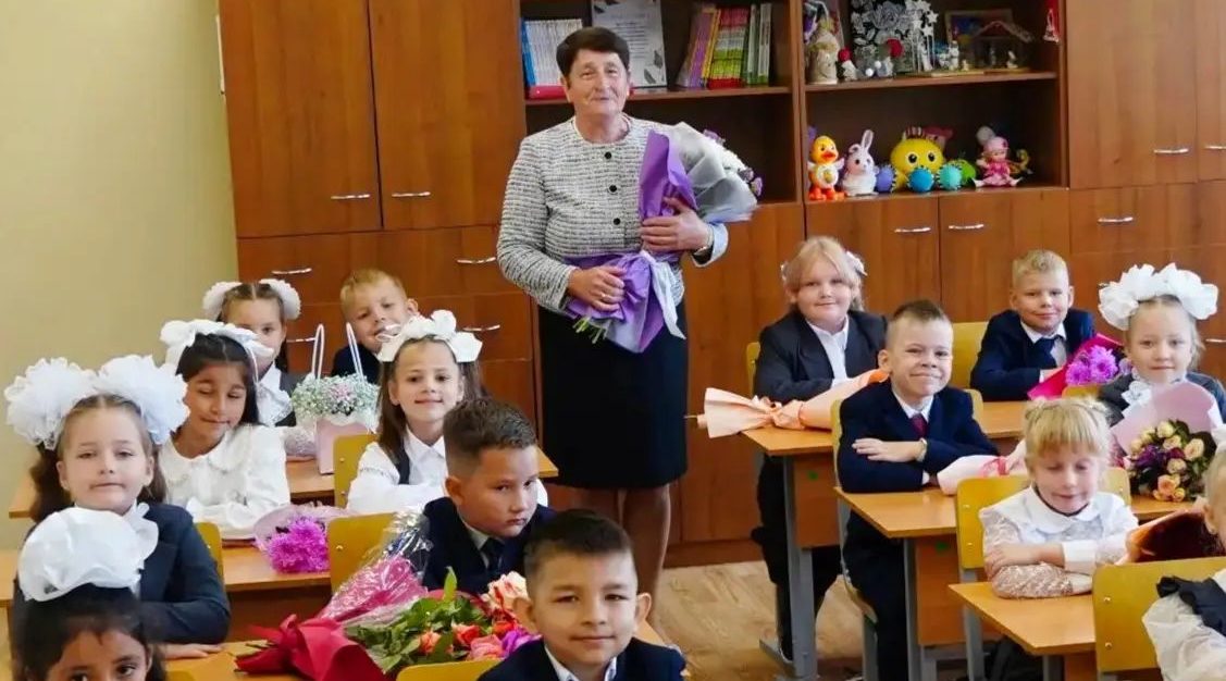 Глава Брянского региона Егор Ковальчук поздравляет педагогов с профессиональным праздником