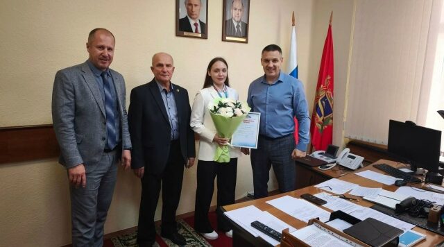 В Брянске прошла встреча с выдающейся спортсменкой по гиревому спорту Викторией Альяновой