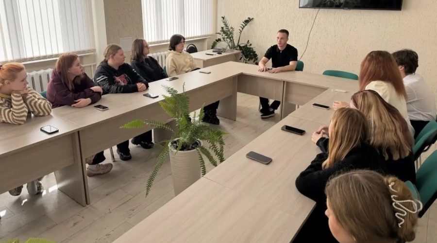 В брянских школах прошли «Уроки мужества» и встречи с ветеранами СВО